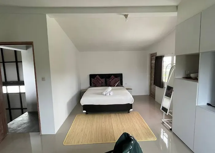 Kampoeng Saya 4* スミニャック